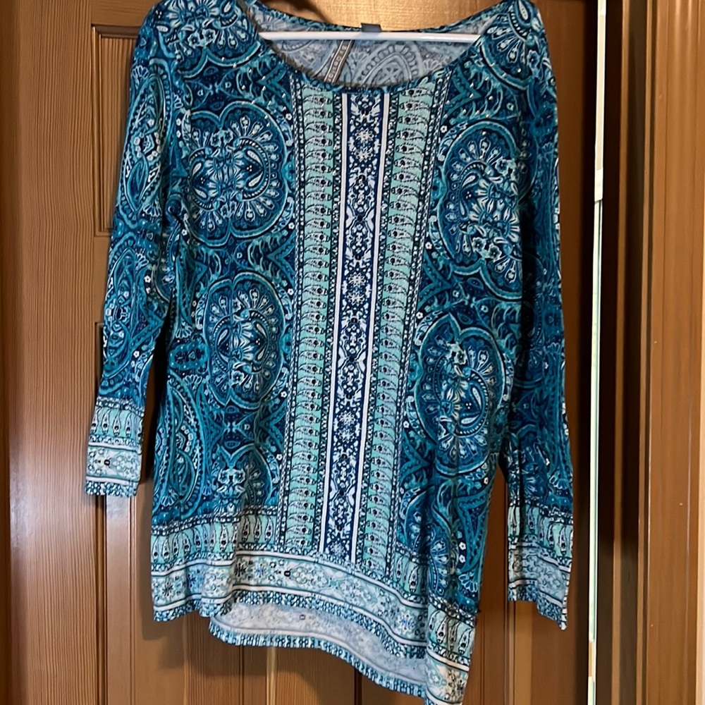 By Design large patterned top.